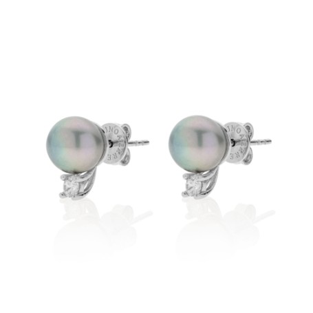 Orecchini in argento con perle